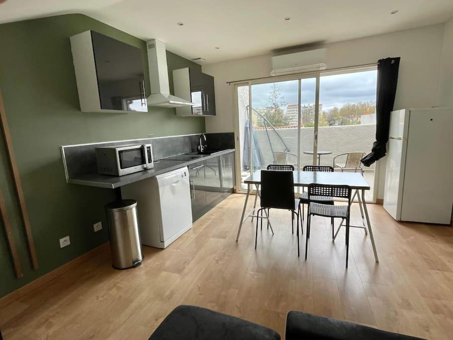 Duplex Avec Terrasse Et Parking Apartamento Perpinhã Exterior foto